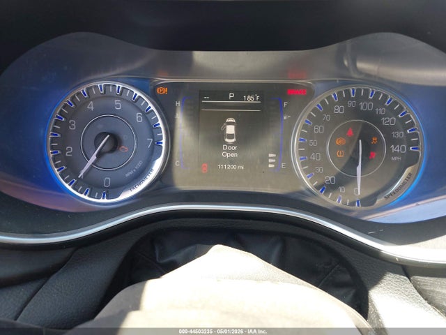 2015 Chrysler 200 Limited მანქანა იყიდება აუქციონზე, vin: 1C3CCCAB3FN752281, აუქციონის ნომერი: 44503235