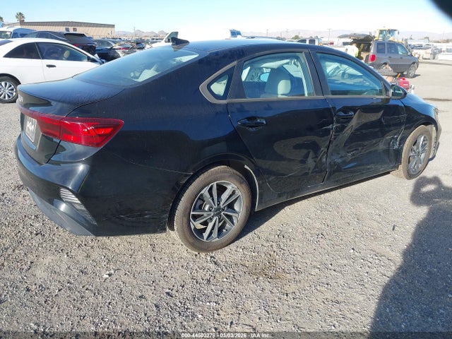 3KPF24AD6NE487975 KIA Forte Lxs