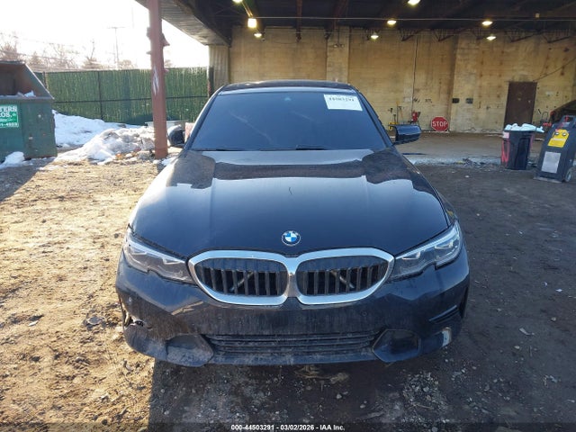 44503291 :رقم المزاد ، 3MW5R1J0XN8C69472 vin ، 2022 Bmw 330i مزاد بيع