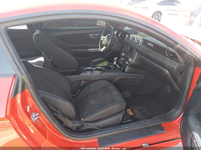 1FA6P8AM3F5311672 Ford Mustang V6