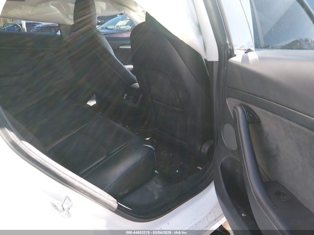 44503370 :رقم المزاد ، 5YJ3E1EA9MF061375 vin ، 2021 Tesla Model 3 Standard Range Plus Rear-wheel Drive مزاد بيع