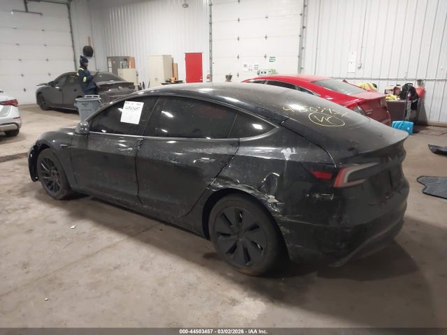 2025 TESLA MODEL 3 5YJ3E1EA2SF037934 Photo 2