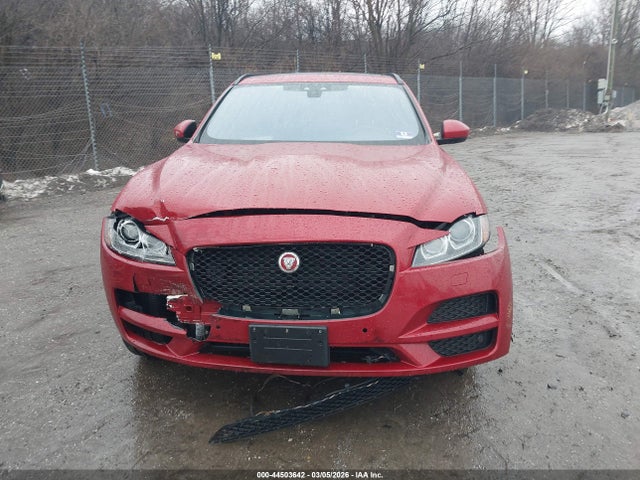 Jaguar F-pace 35t Premium 2017 SADCJ2BV5HA092408 Image 13