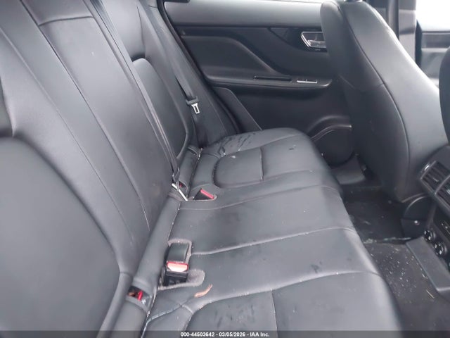 Jaguar F-pace 35t Premium 2017 SADCJ2BV5HA092408 Image 8