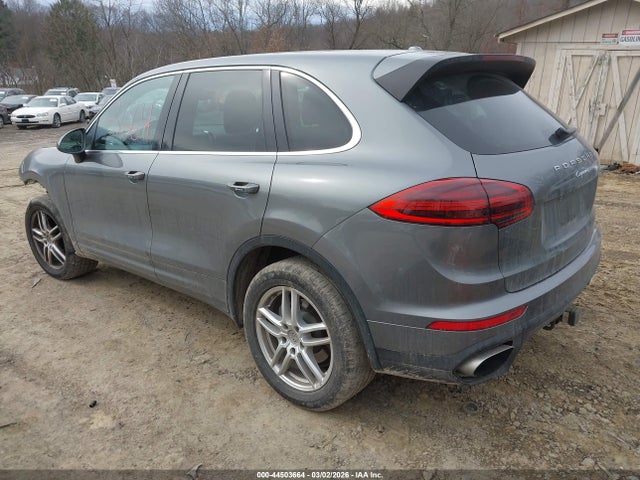 2018 PORSCHE CAYENNE WP1AA2A29JKA03657 Photo 2