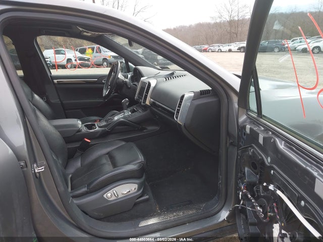 2018 PORSCHE CAYENNE WP1AA2A29JKA03657 Photo 4