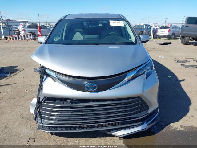 Toyota SIENNA LE 2021 5TDKRKEC0MS054902 Image 12