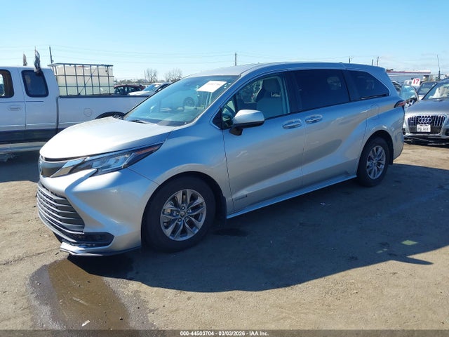 2021 TOYOTA SIENNA 5TDKRKEC0MS054902 Photo 1