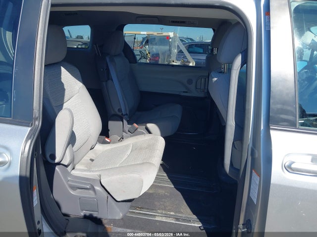 2021 TOYOTA SIENNA 5TDKRKEC0MS054902 Photo 7