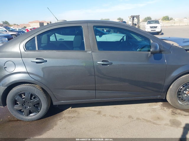 1G1JB5SH9H4152452 Chevrolet Sonic Ls Auto