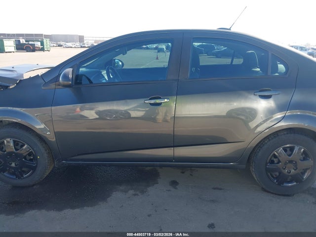 1G1JB5SH9H4152452 Chevrolet Sonic Ls Auto