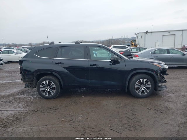 5TDGZRBH5NS562718 Toyota Highlander Xle