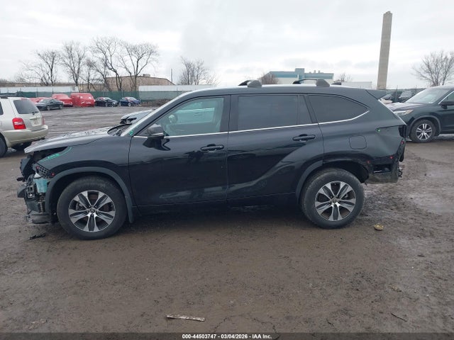 5TDGZRBH5NS562718 Toyota Highlander Xle