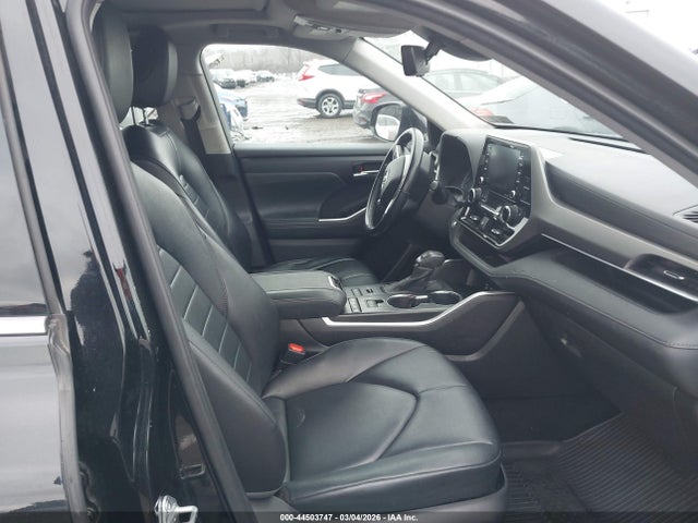 5TDGZRBH5NS562718 Toyota Highlander Xle