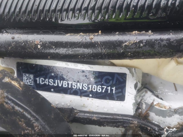 2022 JEEP WAGONEER 1C4SJVBT5NS106711 Photo 8