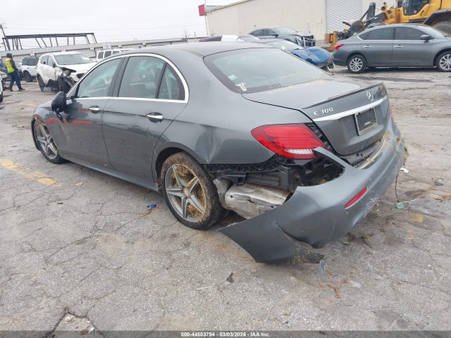 44503794 :رقم المزاد ، WDDZF4JB3HA050903 vin ، 2017 Mercedes-benz E 300 مزاد بيع