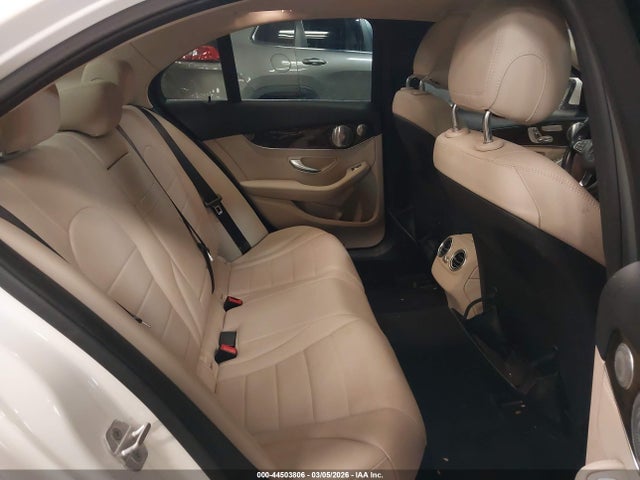 44503806 :رقم المزاد ، 55SWF4KB5FU031302 vin ، 2015 Mercedes-benz C 300 4matic مزاد بيع