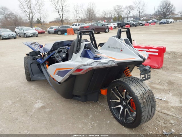 57XAARHB9N8149390 Polaris Slingshot R