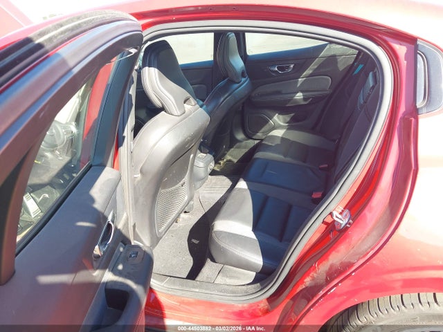 7JRA22TM1KG003476 Volvo S60 T6 R-design