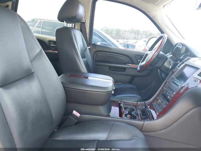 Продаж на аукціоні авто 2010 Cadillac Escalade Luxury, vin: 1GYUCBEF7AR265507, номер лоту: 44503897
