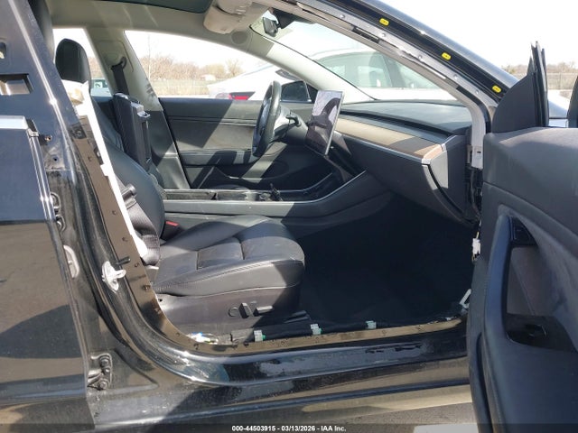 2018 TESLA MODEL 3 5YJ3E1EA5JF108364 Photo 4