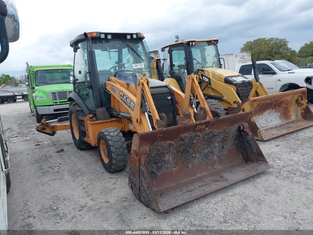 44503955 :رقم المزاد ، JJGN58SNVFC720421 vin ، 2015 Case 580 Super N مزاد بيع
