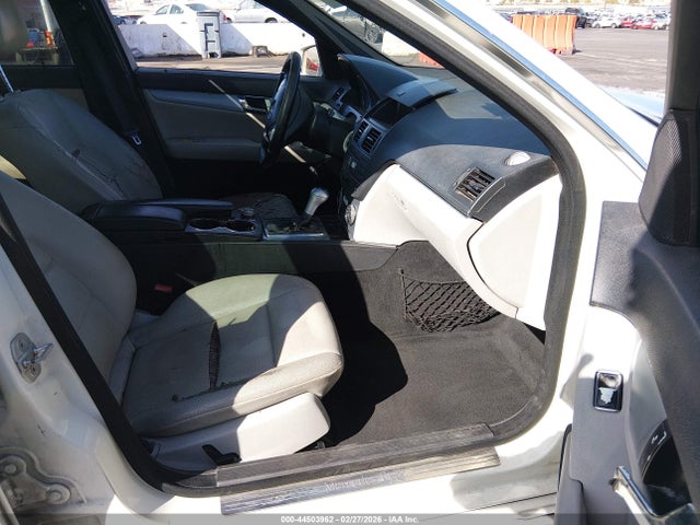 44503962 :رقم المزاد ، WDDGF5EB8BA504173 vin ، 2011 Mercedes-benz C 300 Luxury/sport مزاد بيع