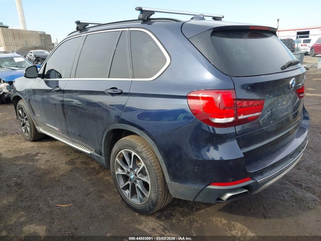 2015 BMW X5 5UXKR6C55F0J74050 Photo 2