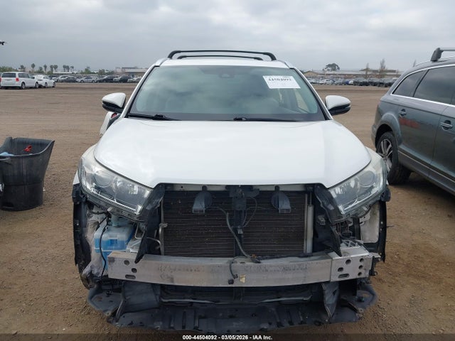 Toyota Highlander Limited 2018 5TDDZRFH9JS859353 Image 13