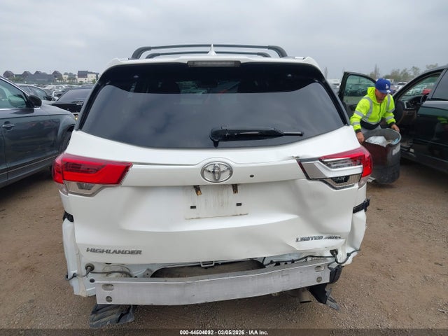 Toyota Highlander Limited 2018 5TDDZRFH9JS859353 Image 17