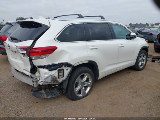 Toyota Highlander Limited 2018 5TDDZRFH9JS859353 Image 4