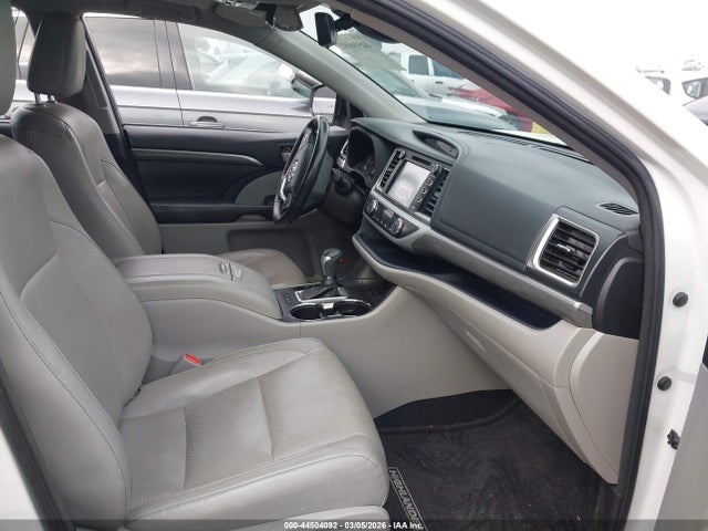 Toyota Highlander Limited 2018 5TDDZRFH9JS859353 Image 5
