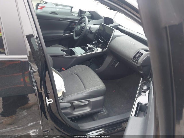 Toyota BZ4X XLE 2024 JTMABACA4RA077177 Image 5