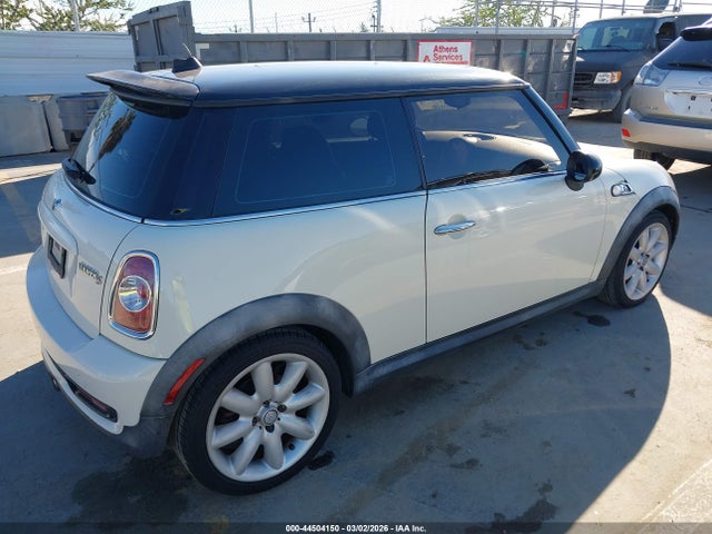2011 MINI COOPER S WMWSV3C55BTY15604 Photo 3