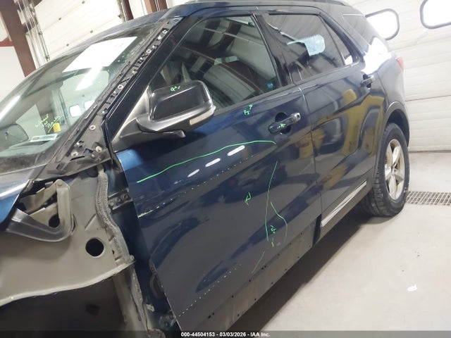 44504153 :رقم المزاد ، 1FM5K8D8XHGC98327 vin ، 2017 Ford Explorer Xlt مزاد بيع