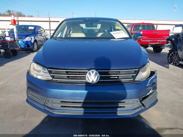 44504175 :رقم المزاد ، 3VWDB7AJ8HM292241 vin ، 2017 Volkswagen Jetta 1.4t Se مزاد بيع