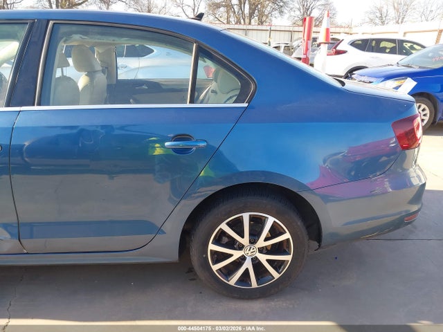 44504175 :رقم المزاد ، 3VWDB7AJ8HM292241 vin ، 2017 Volkswagen Jetta 1.4t Se مزاد بيع