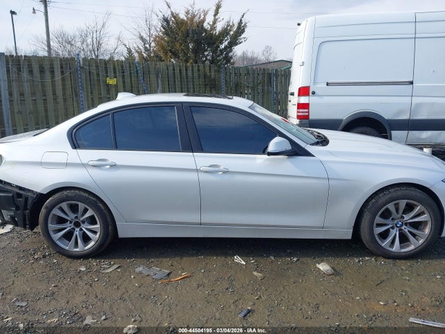 44504195 :رقم المزاد ، WBA3B5G55FNS17039 vin ، 2015 Bmw 328i Xdrive مزاد بيع