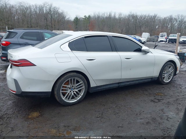 2024 Bmw 530i Xdrive მანქანა იყიდება აუქციონზე, vin: WBA53FJ04RCR14145, აუქციონის ნომერი: 44504212