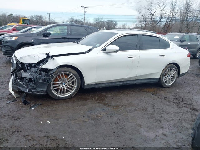 2024 Bmw 530i Xdrive მანქანა იყიდება აუქციონზე, vin: WBA53FJ04RCR14145, აუქციონის ნომერი: 44504212