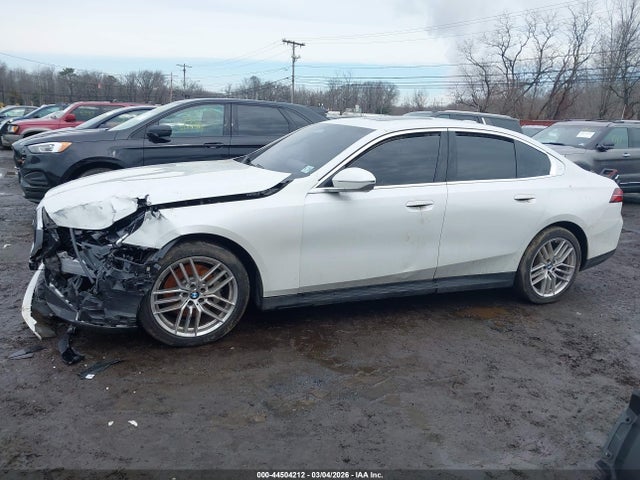 2024 Bmw 530i Xdrive მანქანა იყიდება აუქციონზე, vin: WBA53FJ04RCR14145, აუქციონის ნომერი: 44504212