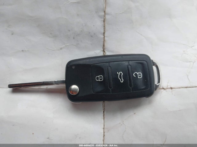 Продажа на аукционе авто 2013 Volkswagen Jetta Gli Autobahn, vin: 3VW4A7AJ4DM208705, номер лота: 44504220