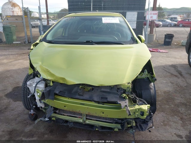 JTDKDTB32F1110282 Toyota Prius C Four