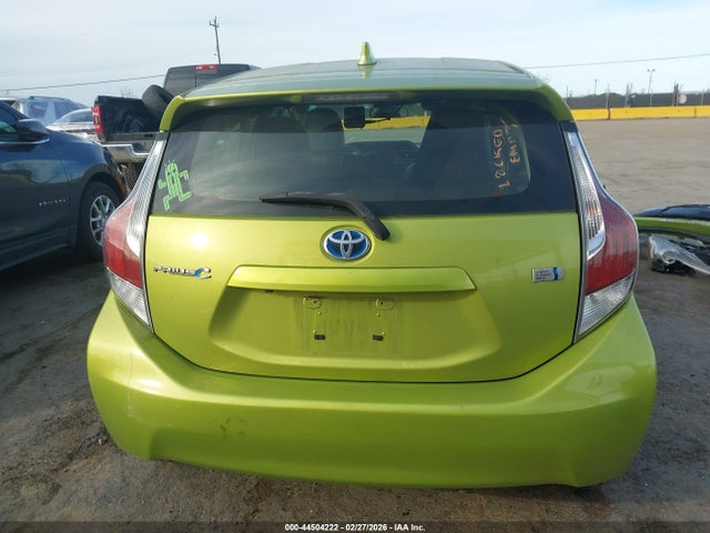 JTDKDTB32F1110282 Toyota Prius C Four