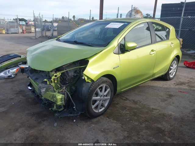 JTDKDTB32F1110282 Toyota Prius C Four