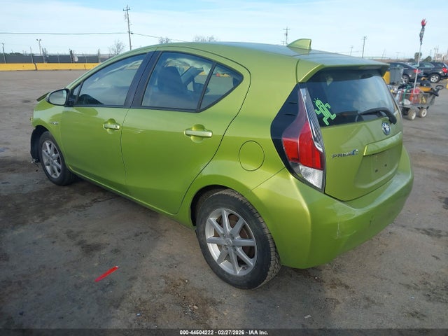 JTDKDTB32F1110282 Toyota Prius C Four