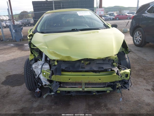 JTDKDTB32F1110282 Toyota Prius C Four