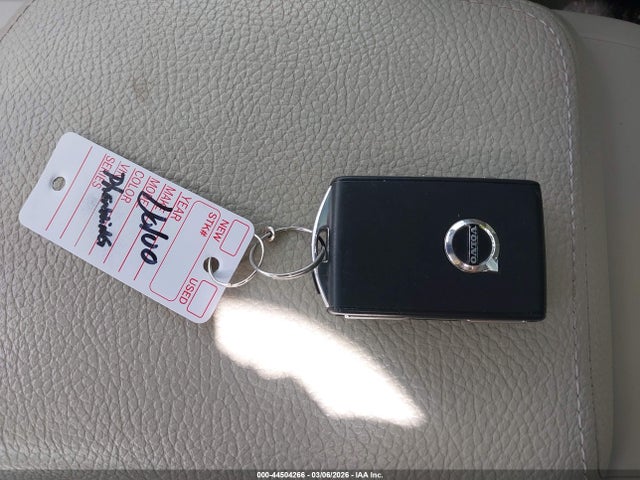 2018 VOLVO XC60 LYVA22RK4JB083497 Photo 10