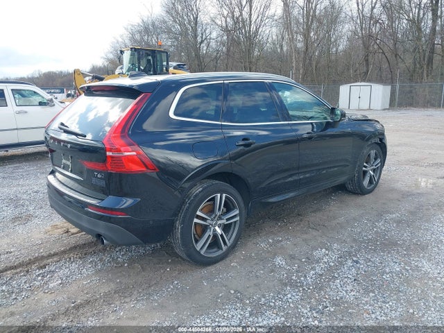 2018 VOLVO XC60 LYVA22RK4JB083497 Photo 3
