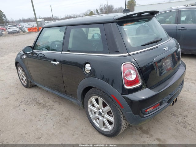 2012 MINI COOPER S WMWSV3C59CTY16644 Photo 2